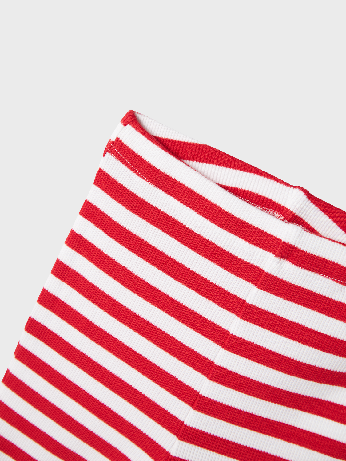 model_shot-front_full